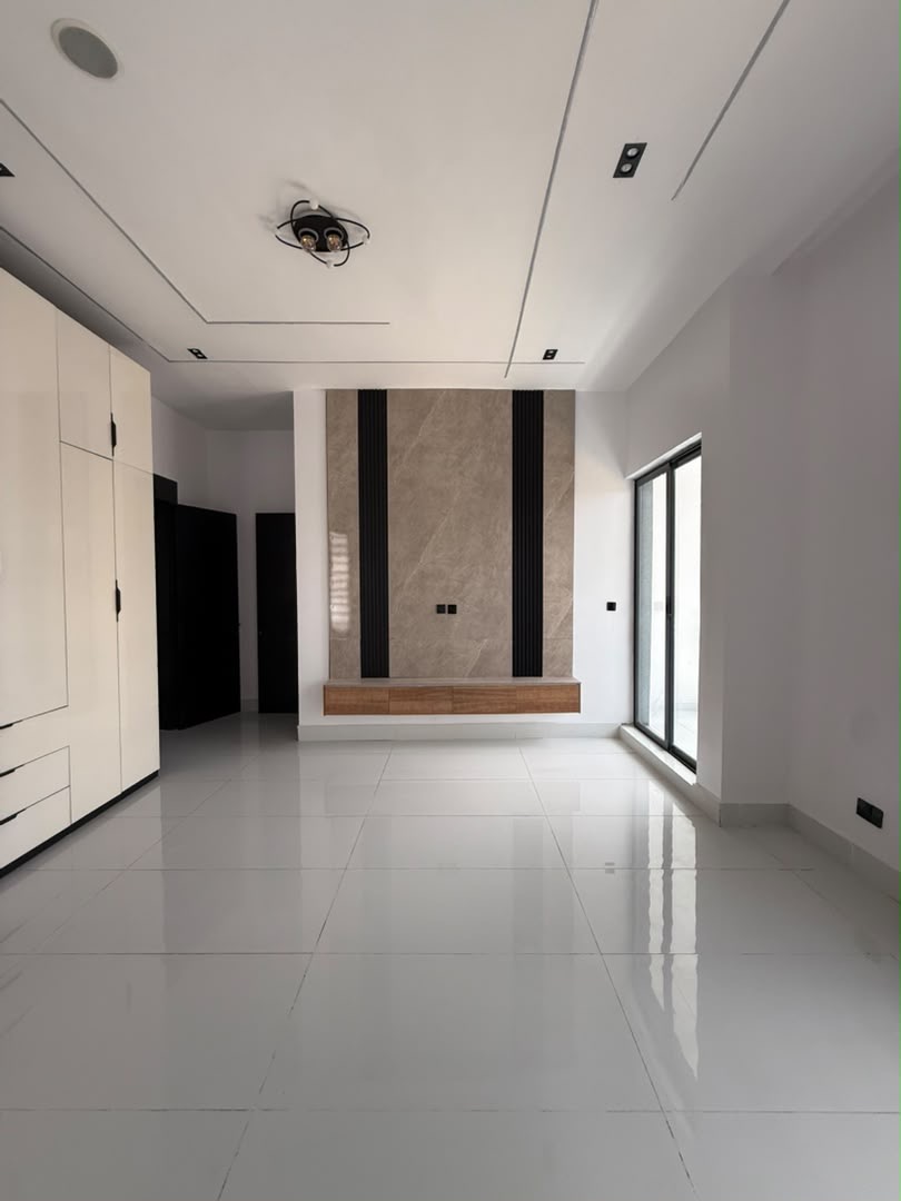 🏡 FOR SALE | 4-BEDROOM SEMI-DETACHED DUPLEX