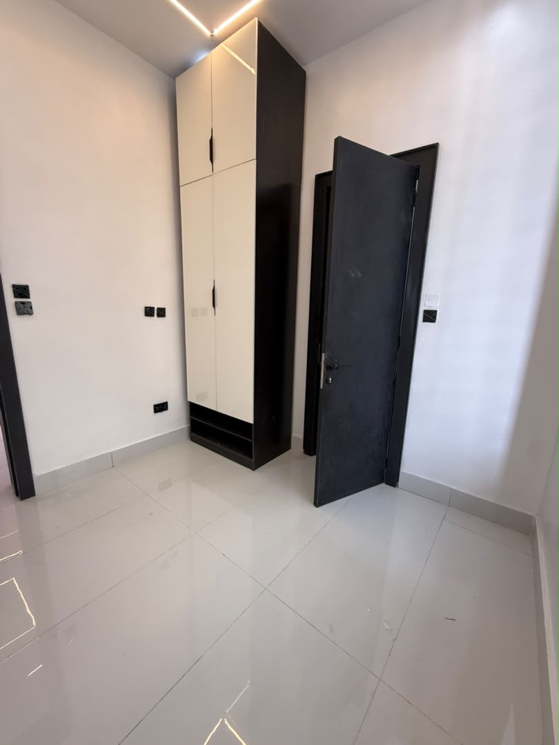 🏡 FOR SALE | 4-BEDROOM SEMI-DETACHED DUPLEX