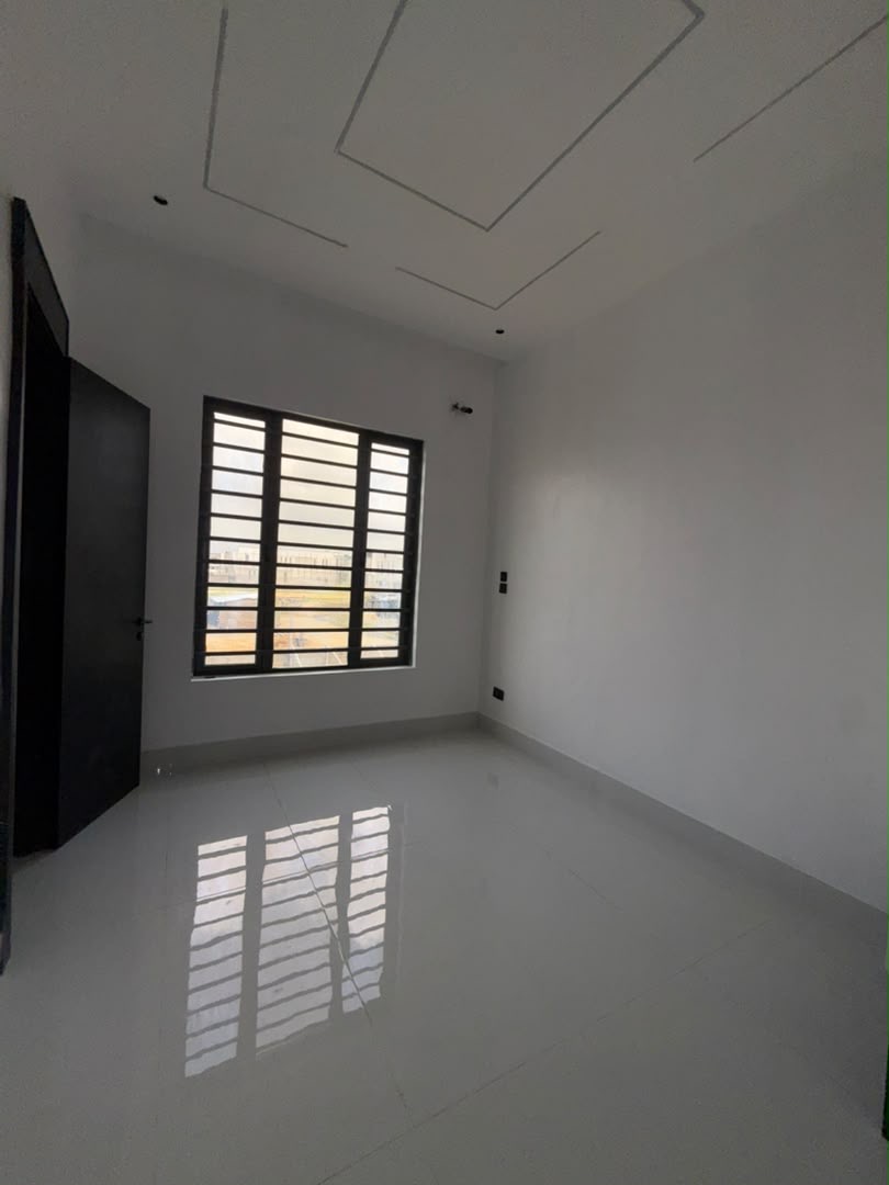 🏡 FOR SALE | 4-BEDROOM SEMI-DETACHED DUPLEX