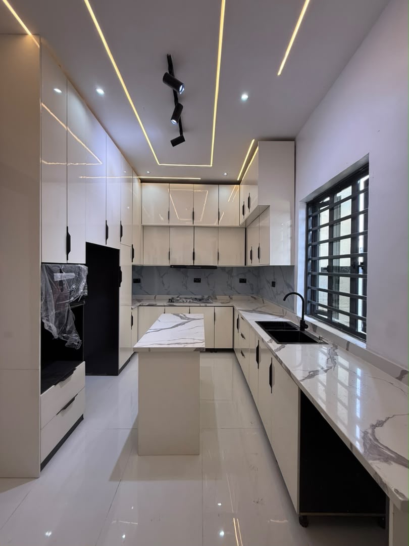 🏡 FOR SALE | 4-BEDROOM SEMI-DETACHED DUPLEX