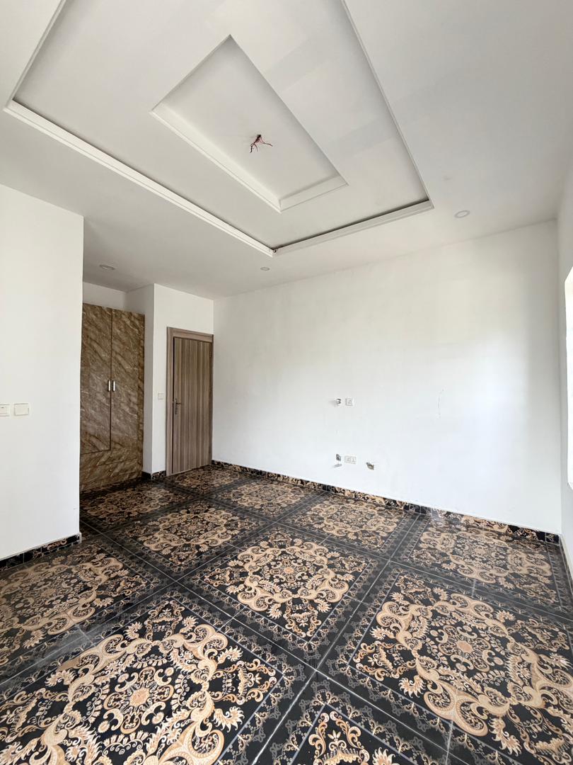 Newly built gorgeous 2bedroom apartment  - image 4