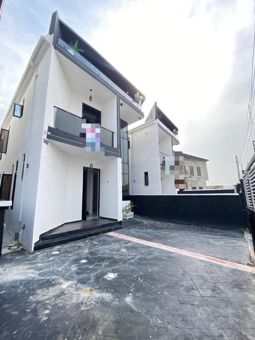 Stunning 5 bedroom fully detached duplex  - image 1
