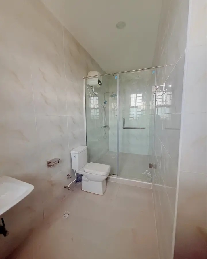 3bedroom semi detached duplex  - image 8