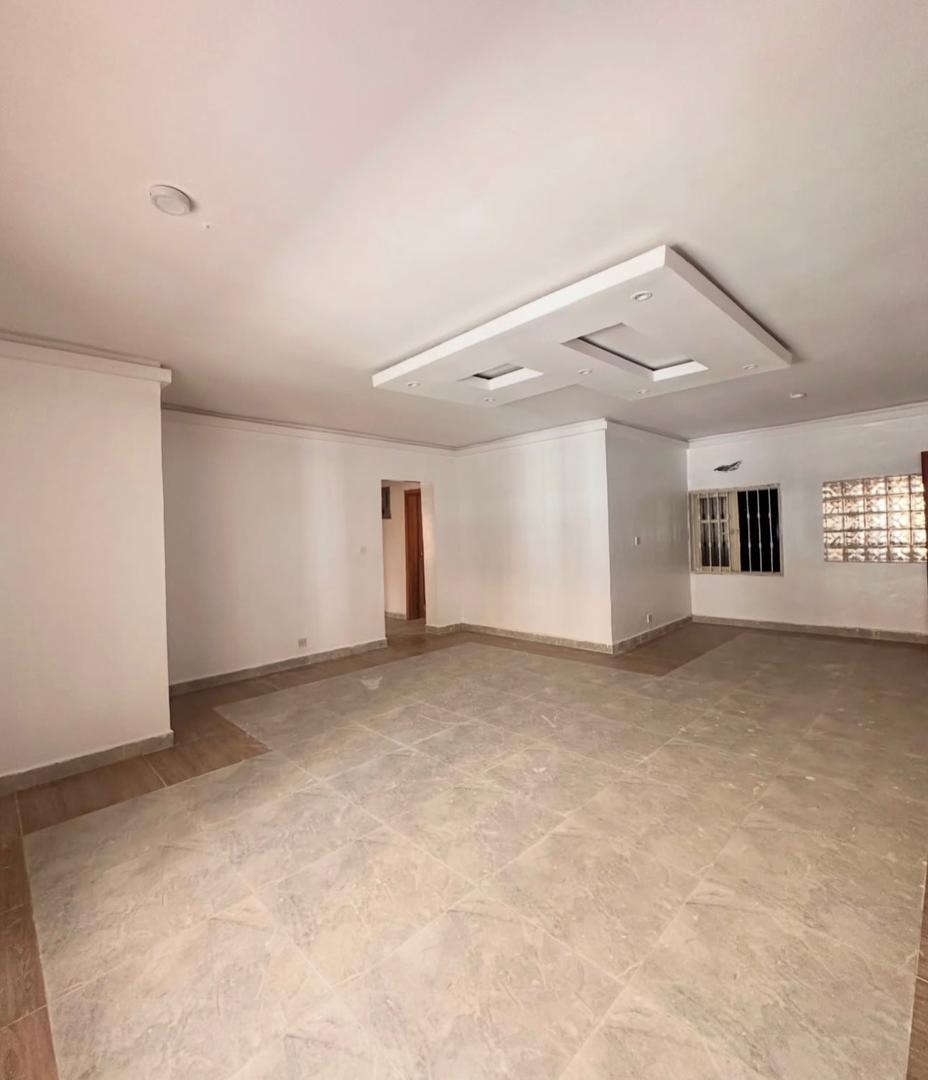 Newly renovated 3bedroom apartment  - image 5