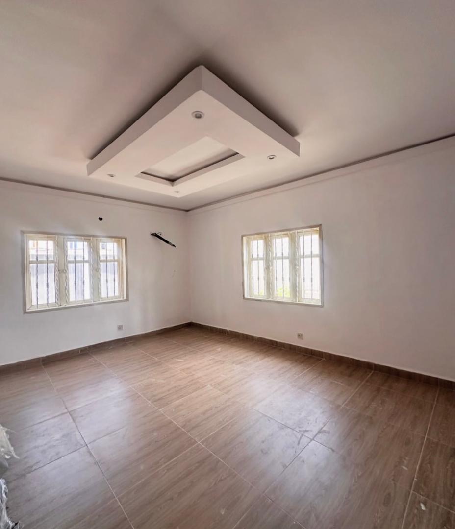 Newly renovated 3bedroom apartment  - image 6