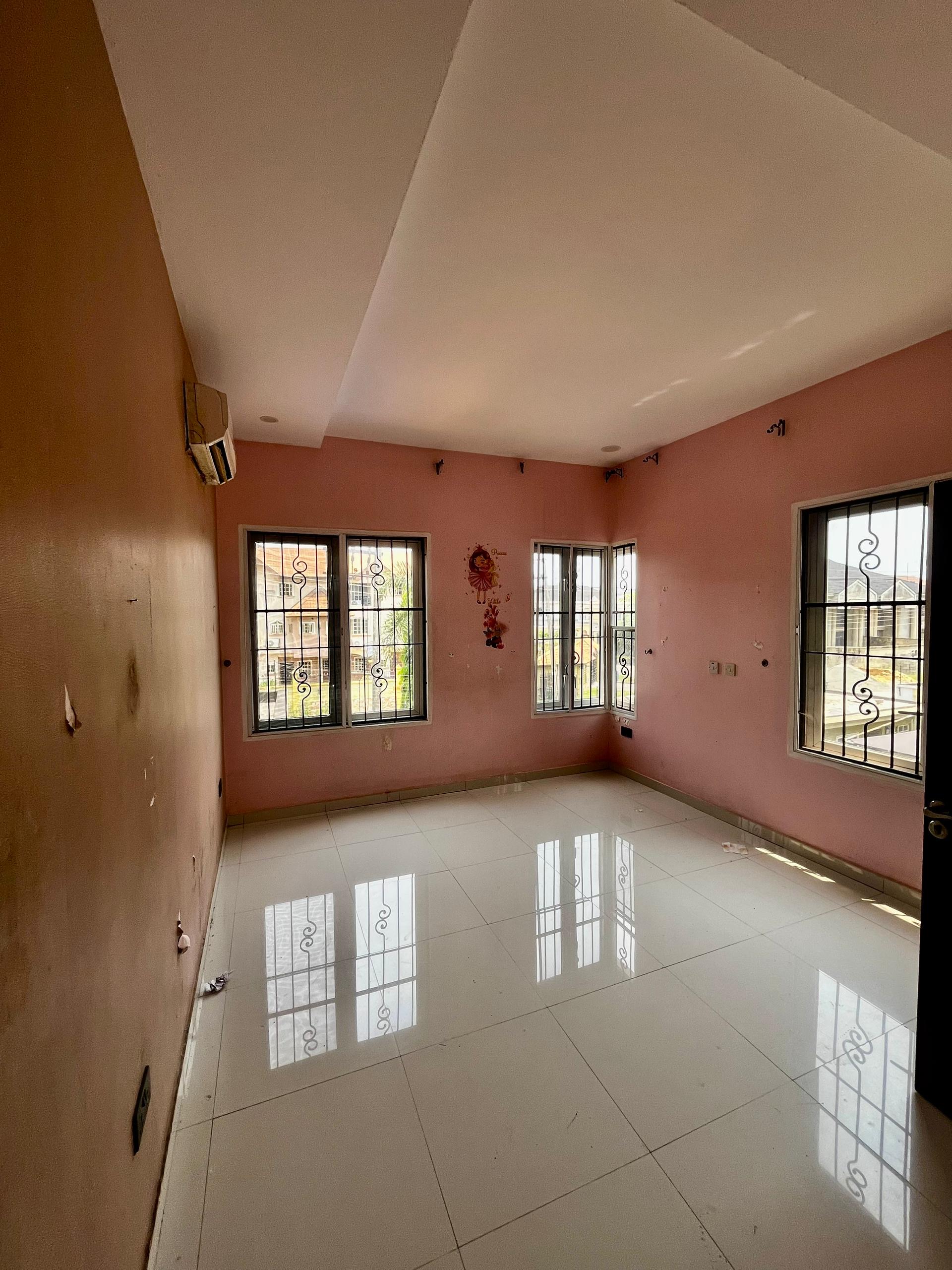 Modernity built 3-bedroom apartments to let