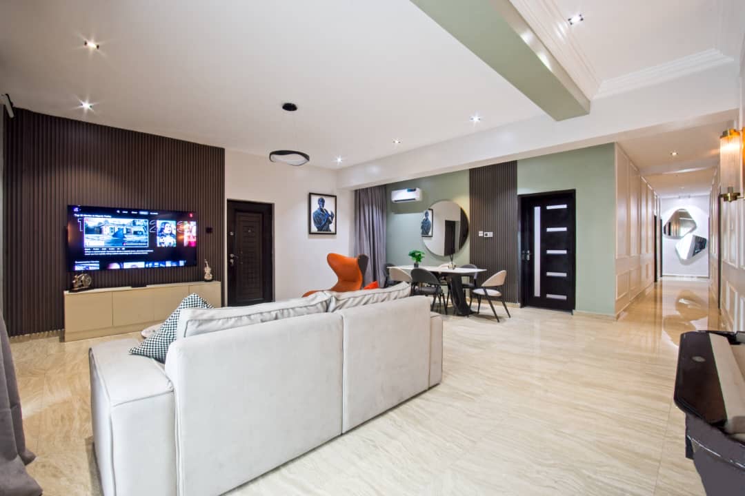 3-bedroom apartments 
