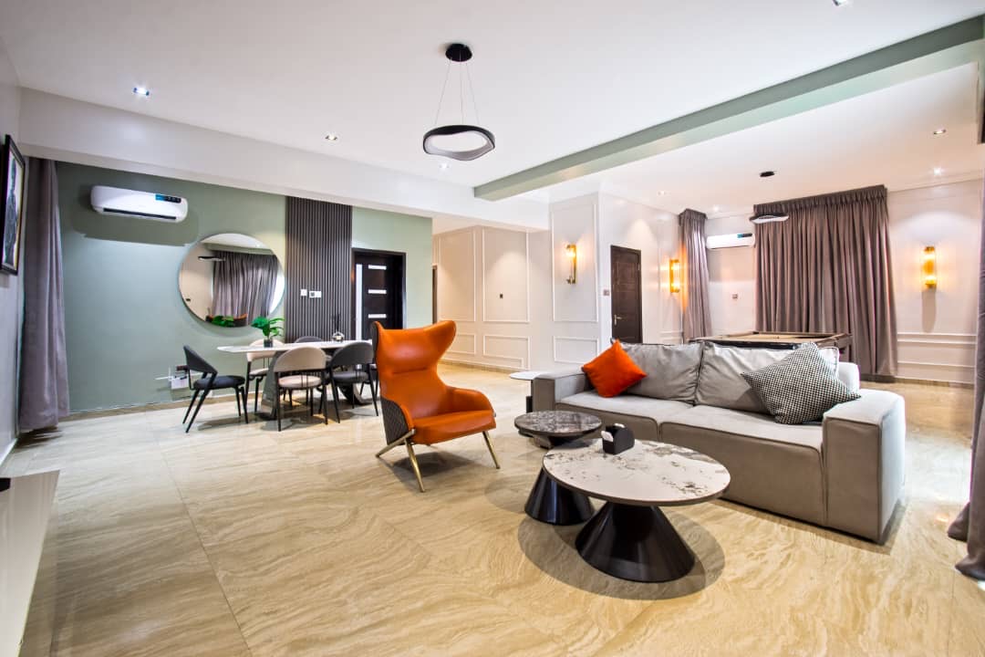 3-bedroom apartments 