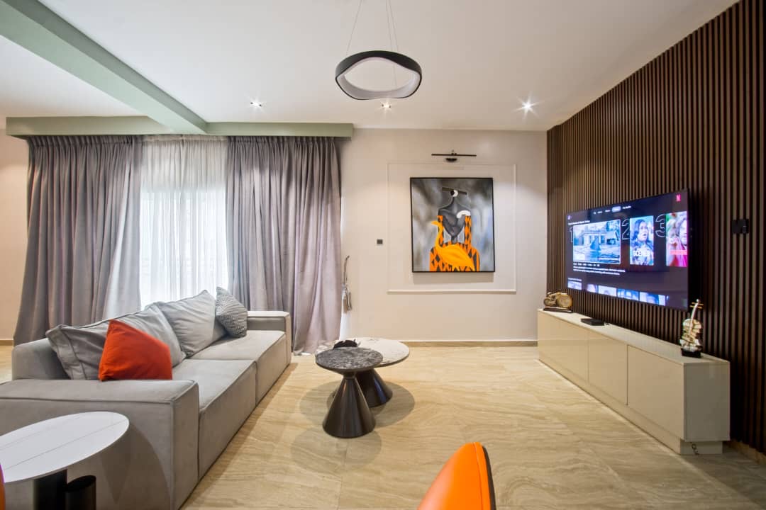 3-bedroom apartments 