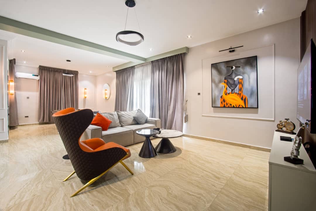 3-bedroom apartments 