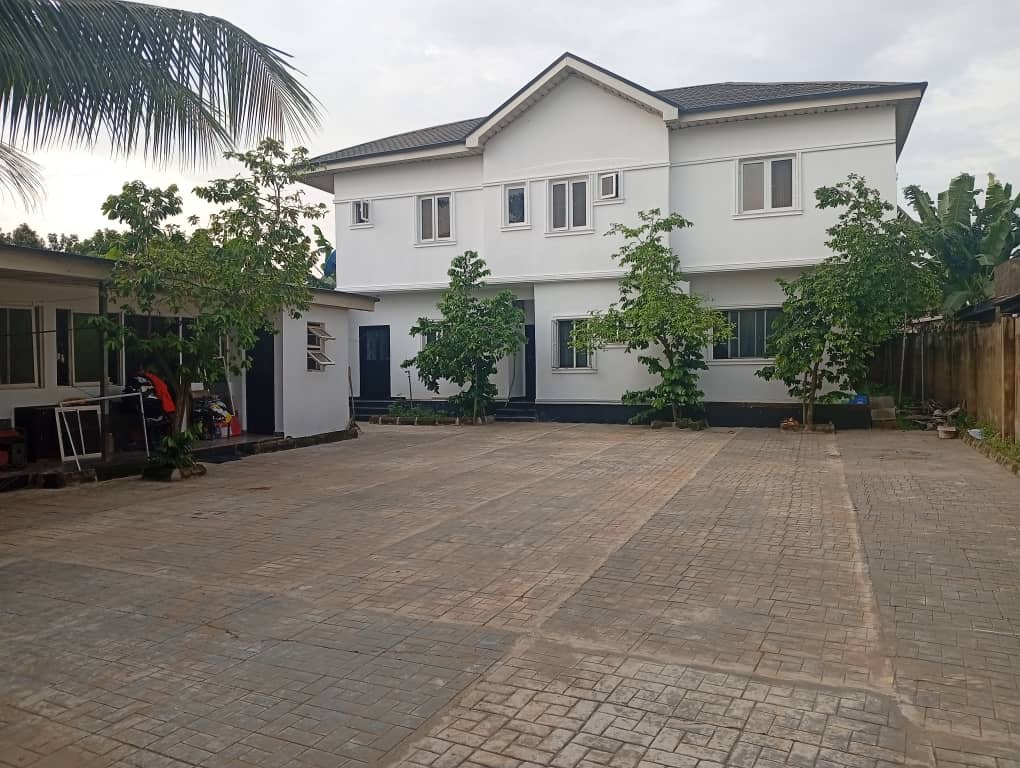 4bedroom bungalow +2rooms BQ