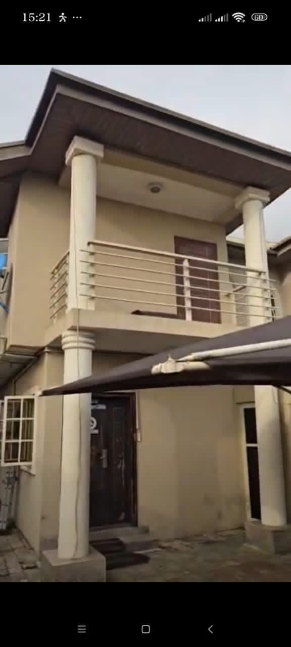 Lovely 4bedroom semi detached house with BQ 