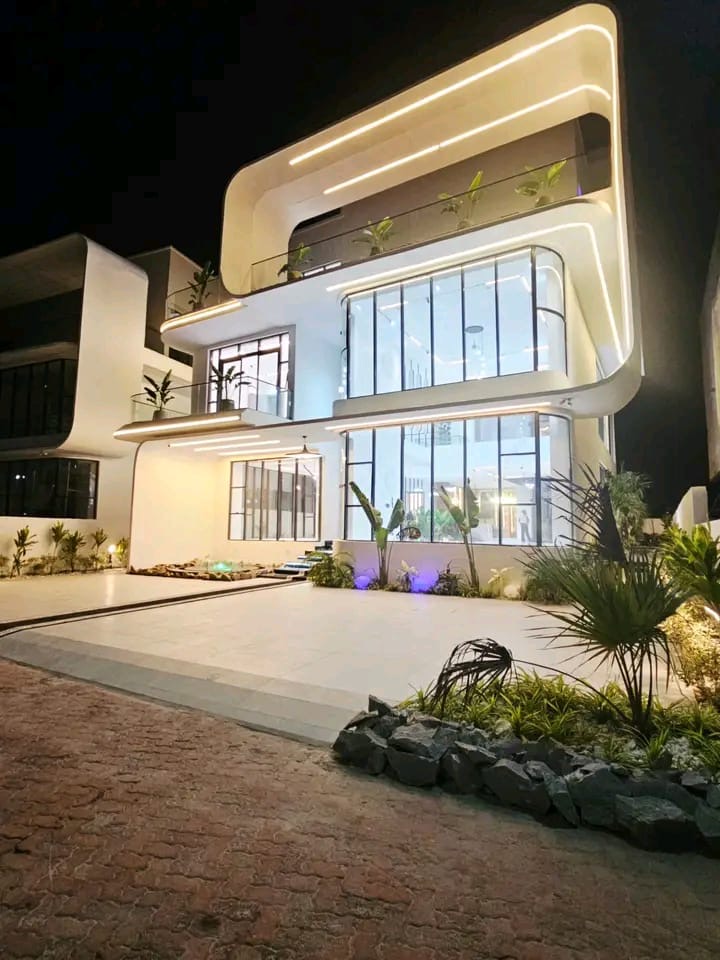 Ultra luxury 5bedroom villa  in Osapa London Lekki  | Verified Listing on Temivilla
