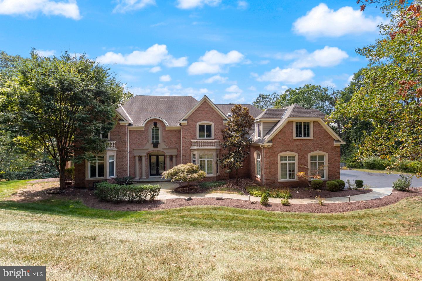 40321 BEACON HILL DR, LEESBURG, VA 20176