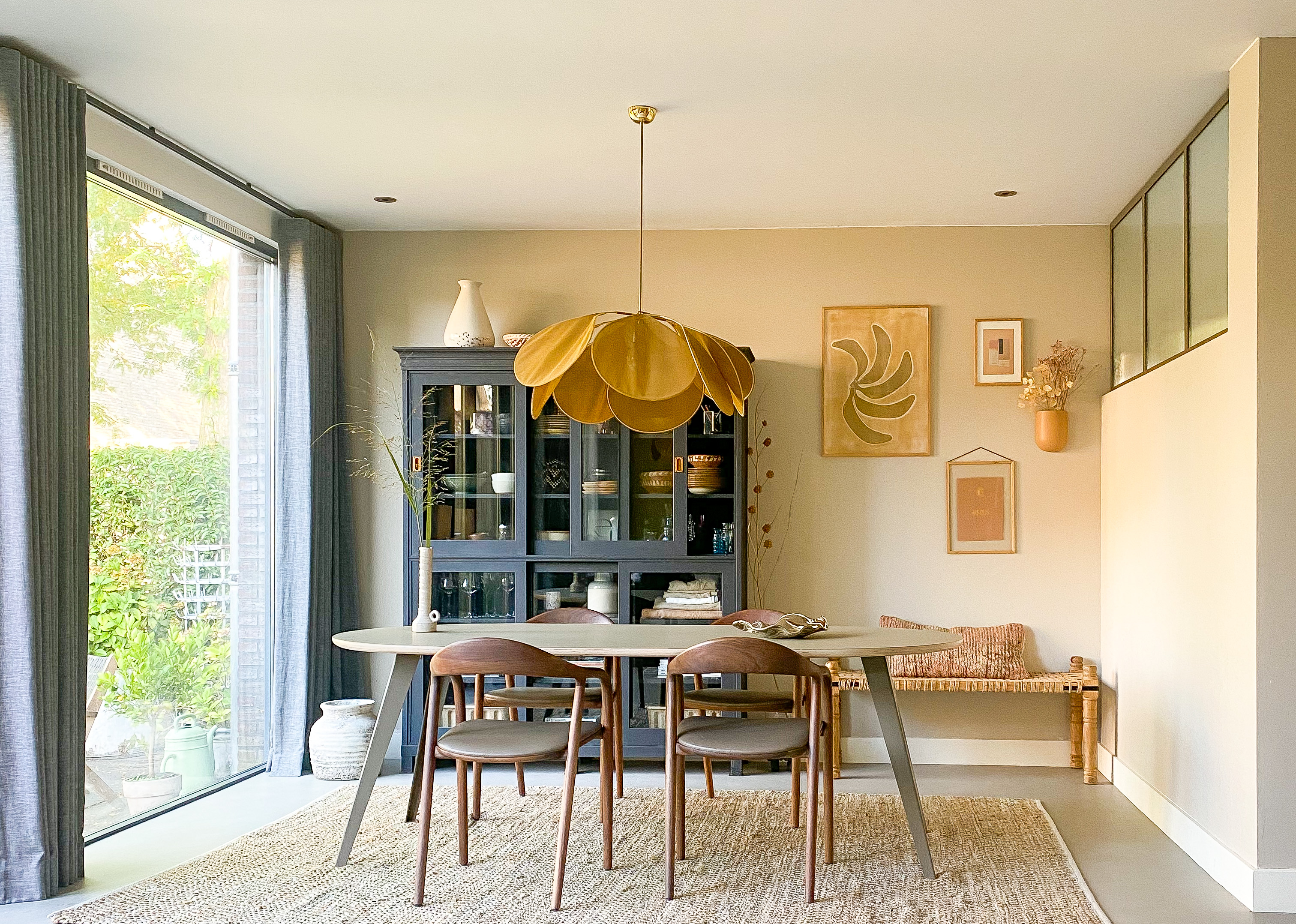 Suzanne Bouhuijzen Overview