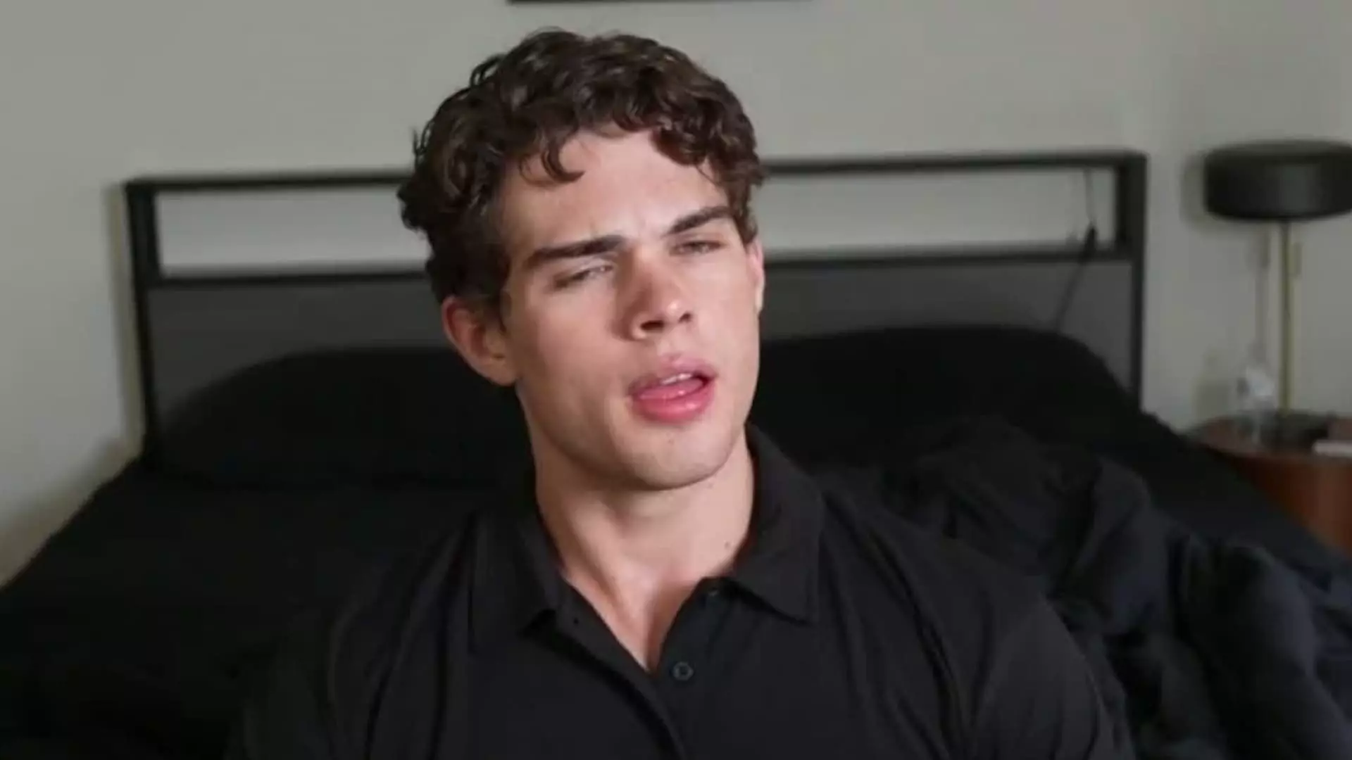 Clavicular with Andrew Tate in a nightclub.