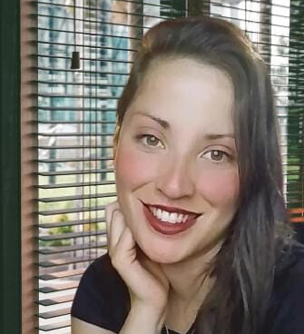 Portrait of a smiling woman