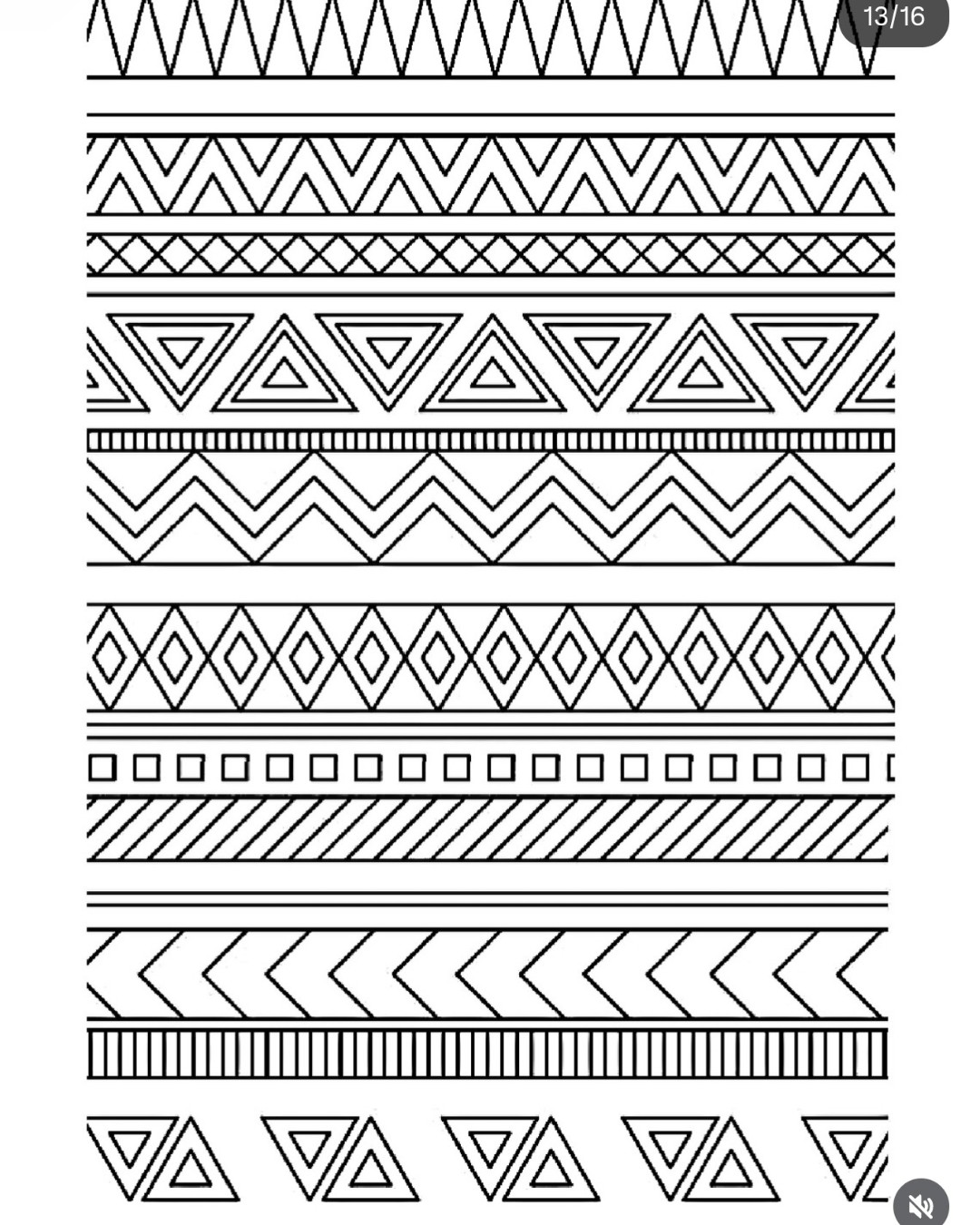 Die klaren Linien und geometrischen Formen in diesem Design verleihen ihm einen modernen und eleganten Look. Die wiederkehrenden Motive, wie Dreiecke und Rauten, schaffen ein harmonisches Gesamtbild, das sowohl minimalistisch als auch ausdrucksstark ist.