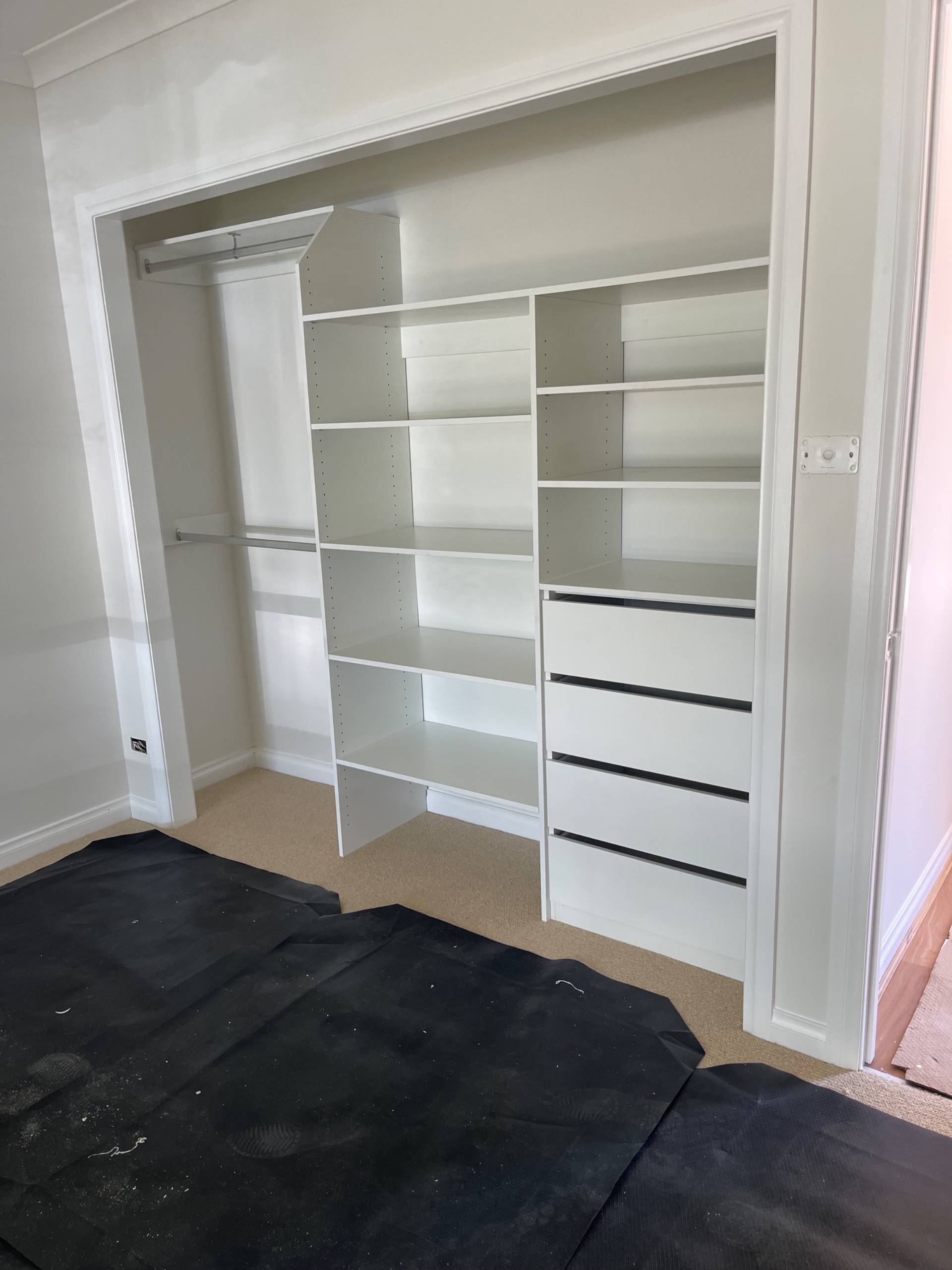 Custom wardrobe in Avondale Heights