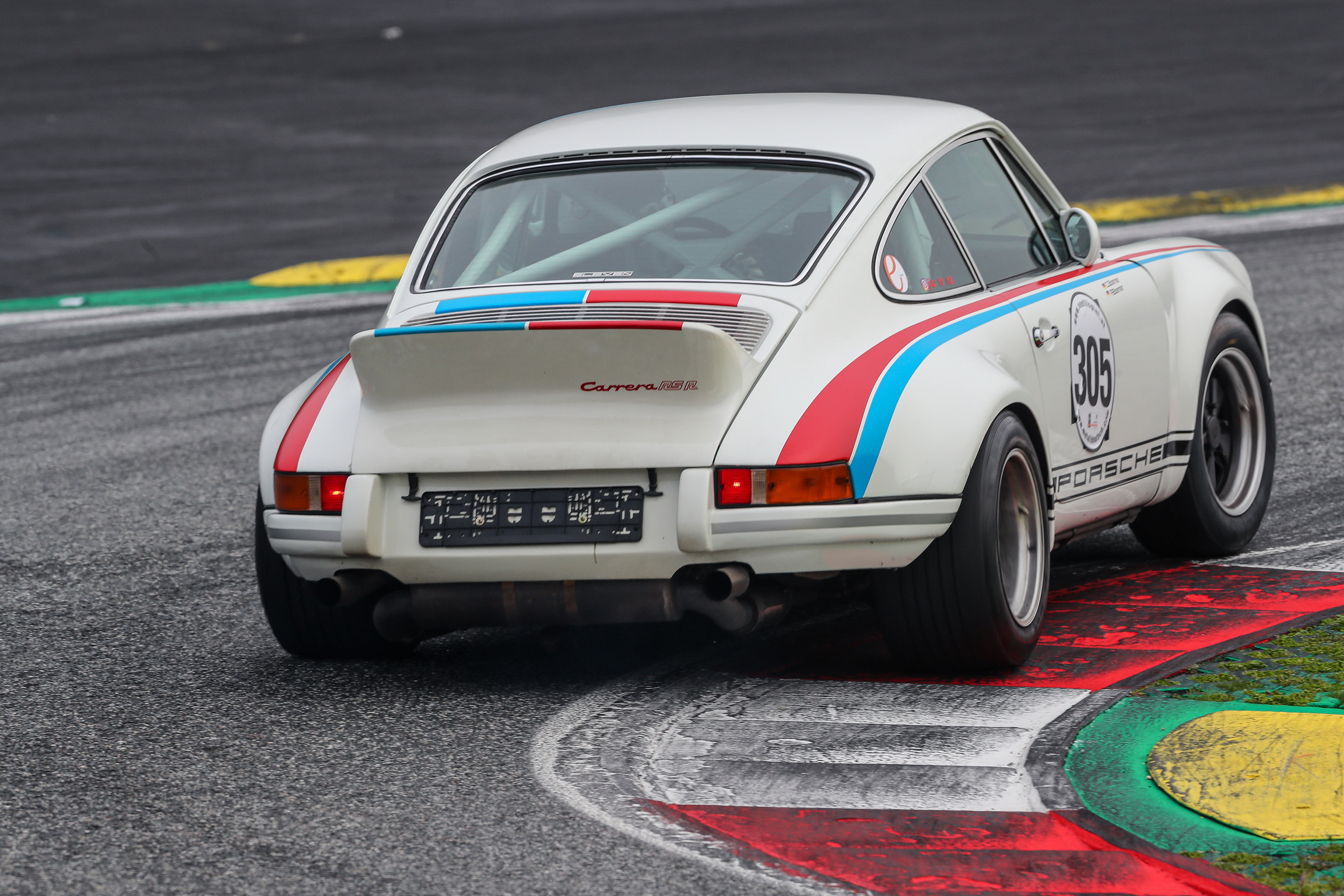 Side profile of the iconic Porsche 911 RSR.
