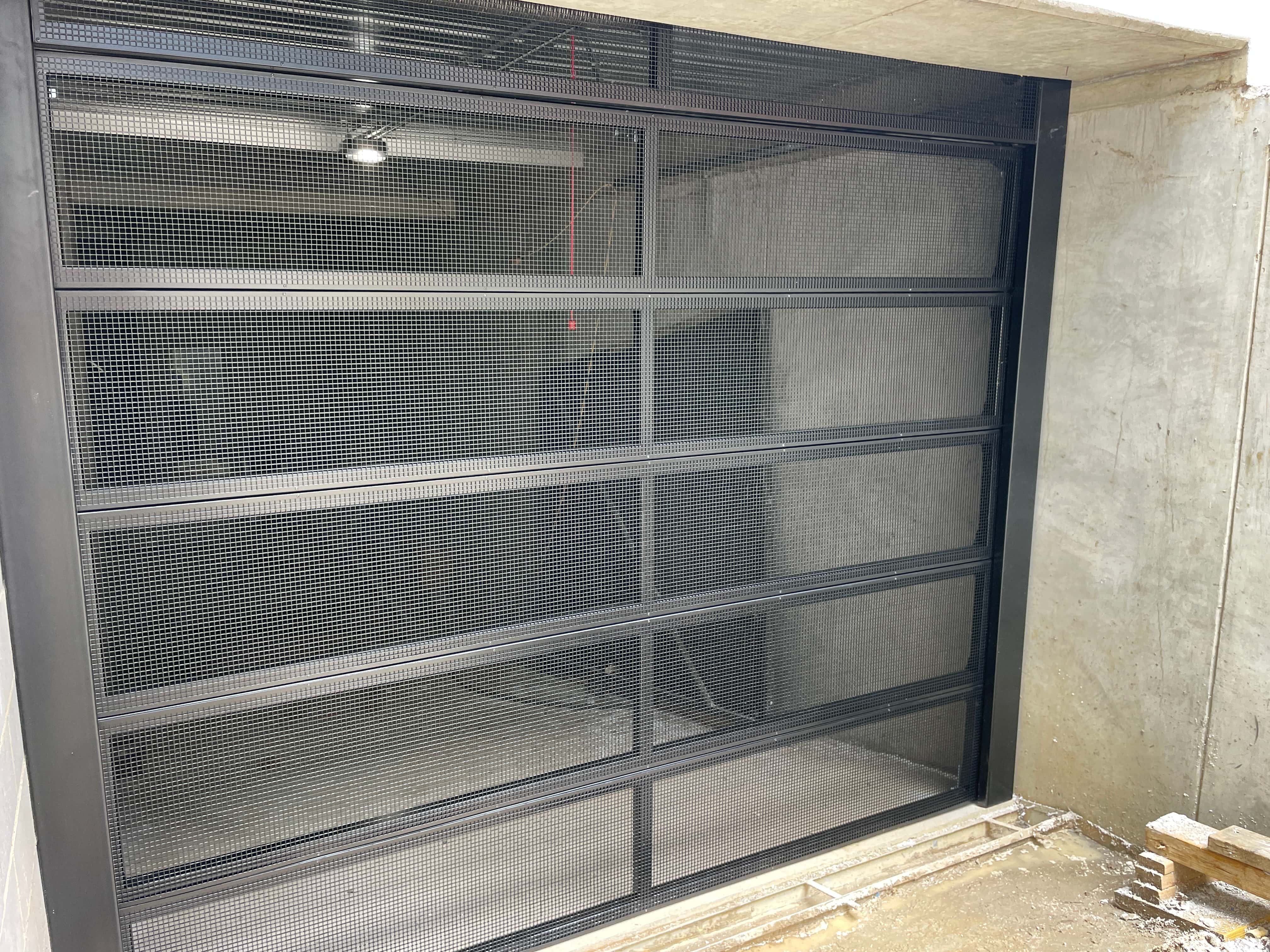 Black Mesh Bar Grille with LHR.