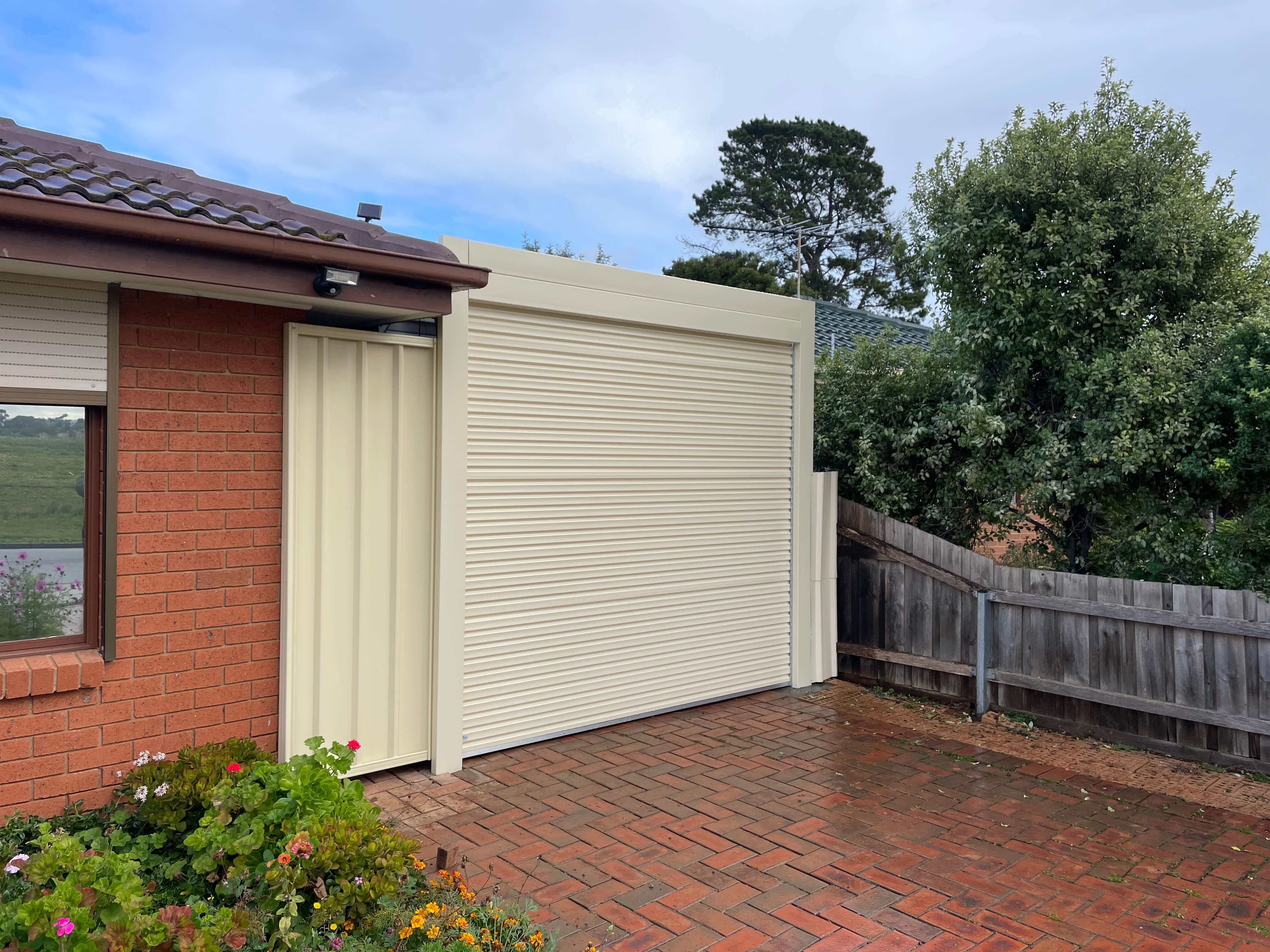 Freestanding Roller Door with Fascia.