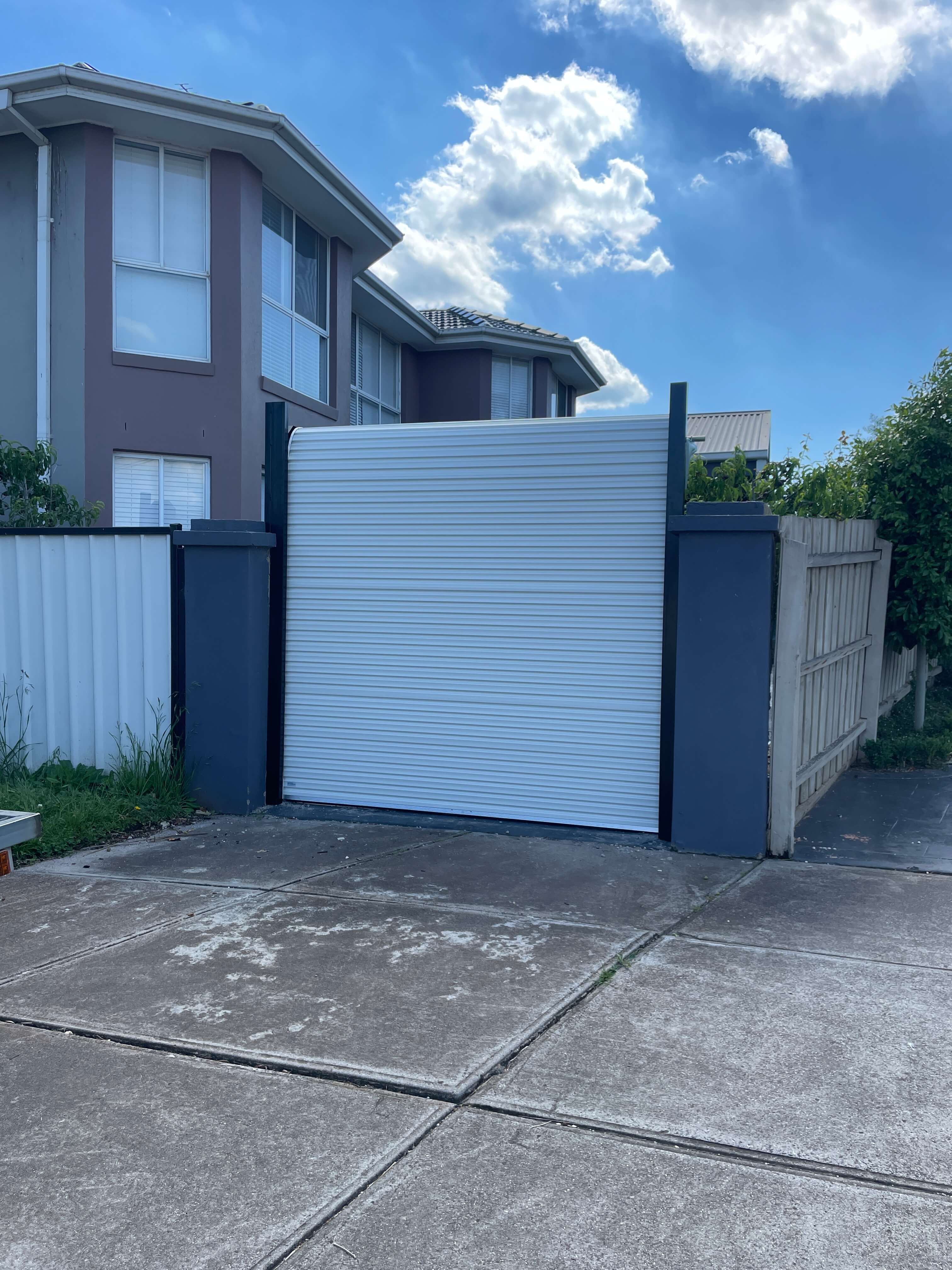 Freestanding Surfmist Roller Door Detail.