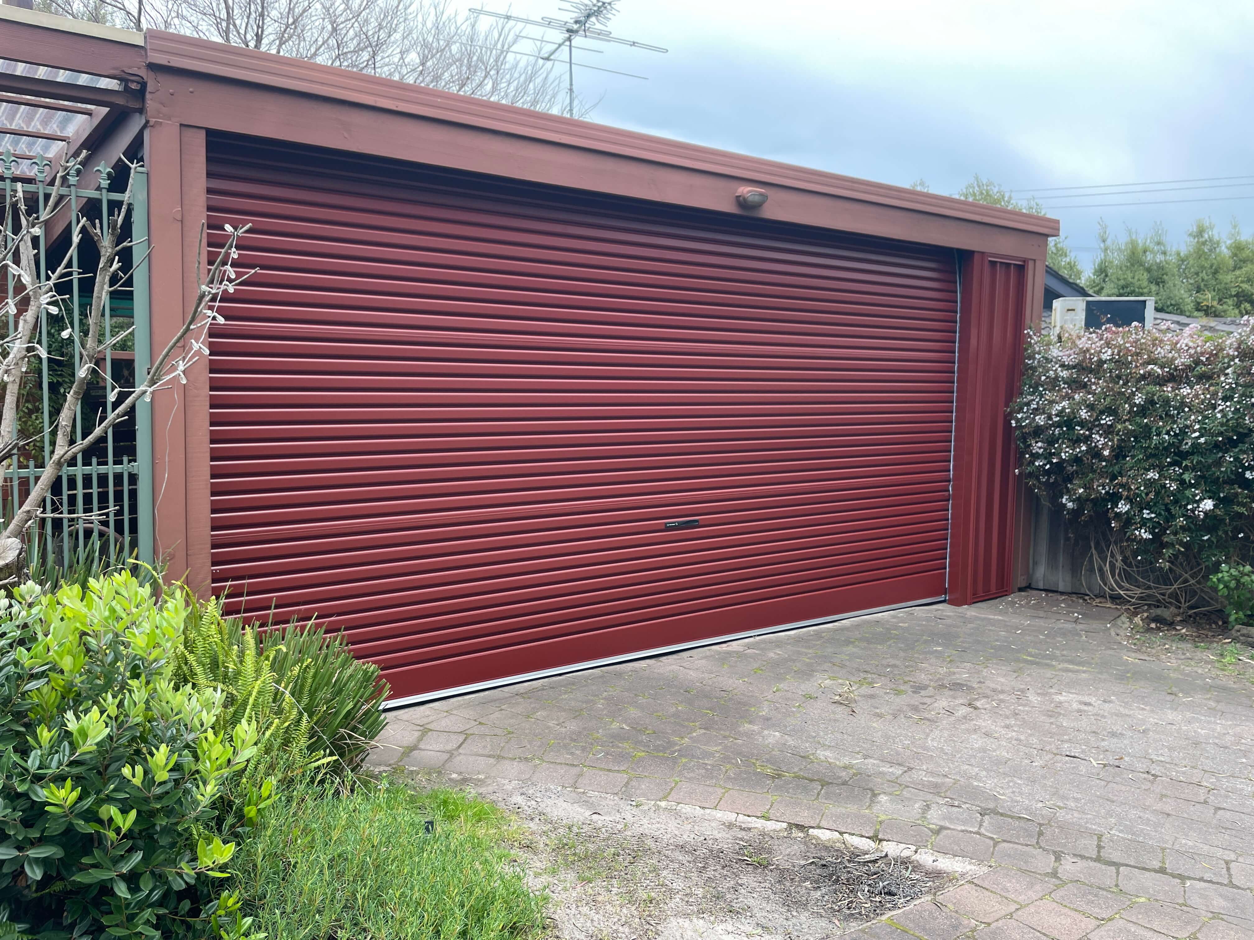 Low Profile Manor Red Roller Door alternate.