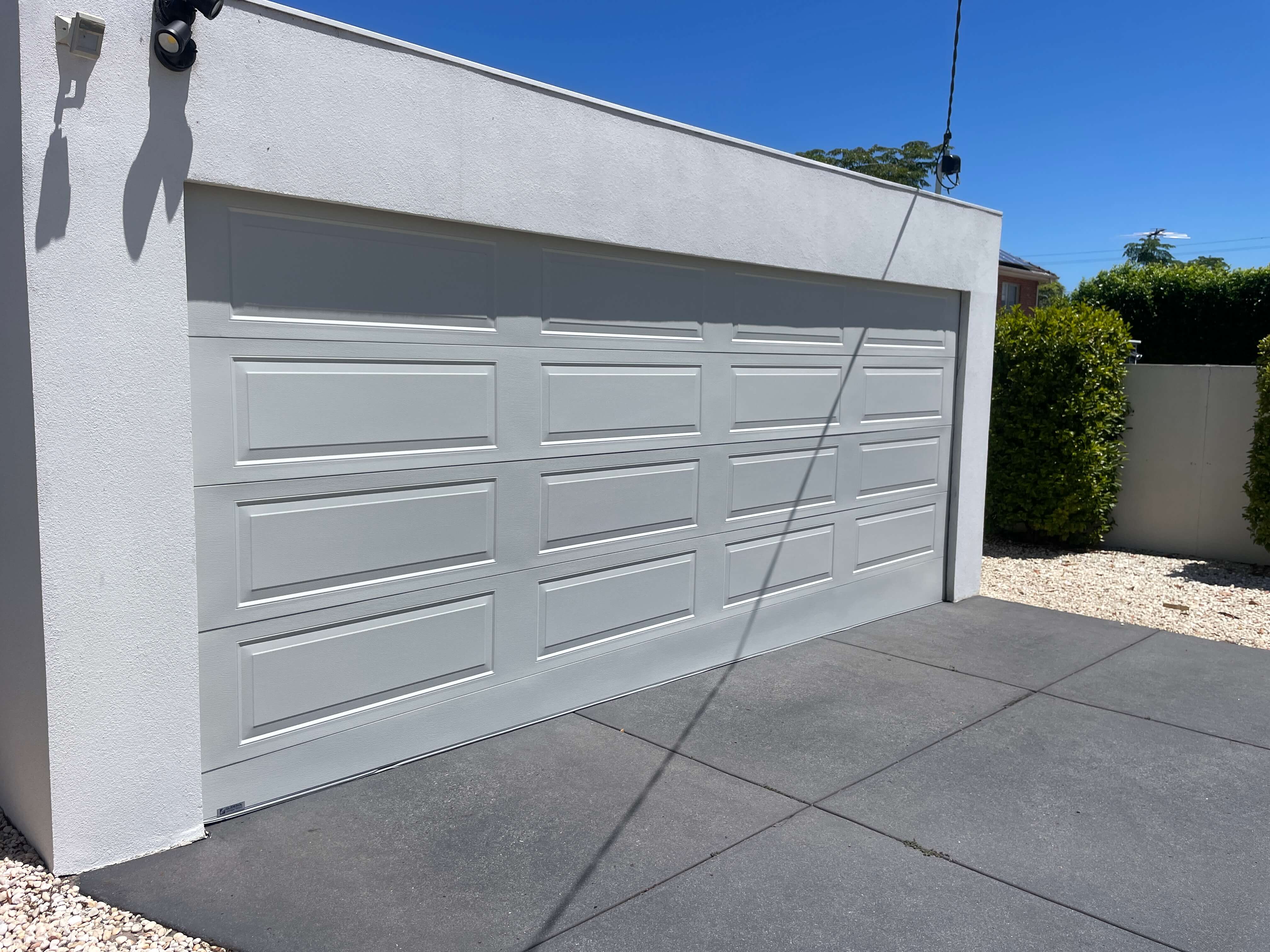 Hampton Surfmist Sectional Door with LHR and Taper.