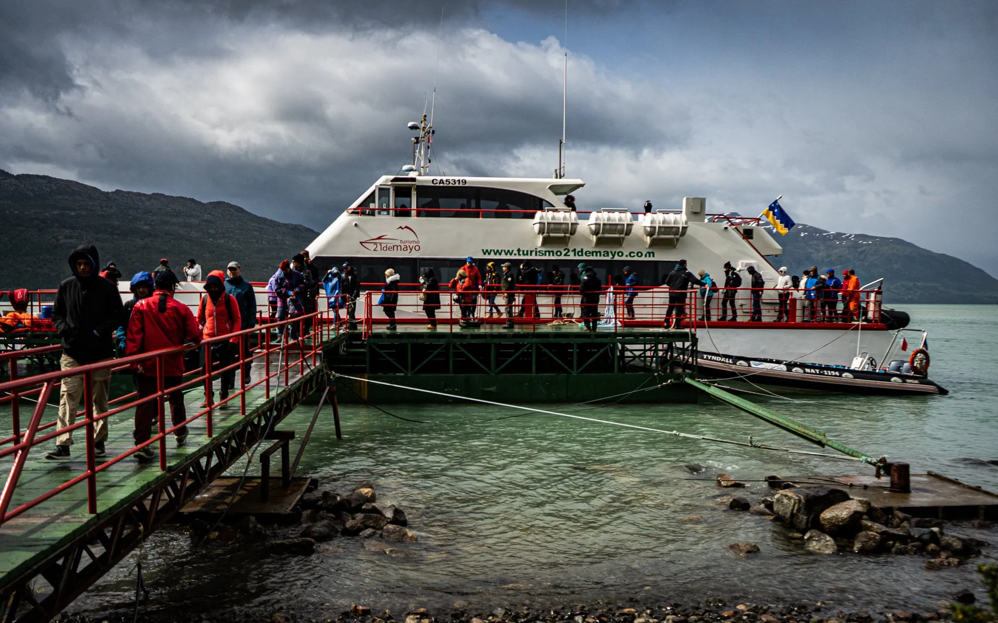 Navegación Glaciares Balmaceda y Serrano: Travesía por el Seno de Última Esperanza 3