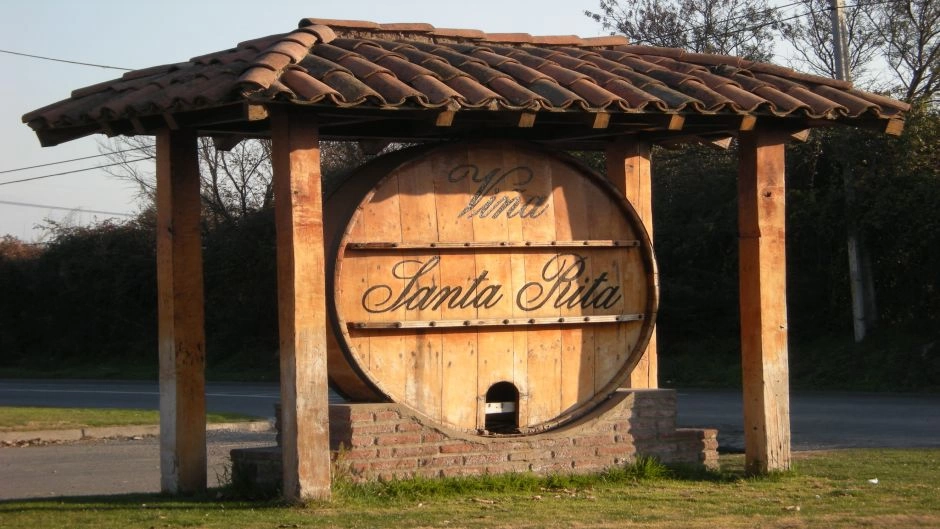 Maipo Wine Tour: Historic Wineries Santa Rita and Undurraga