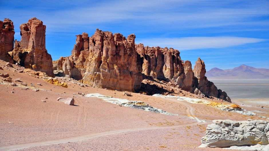 Rota das Salar e Monges de Pacana: Paisagens de Outro Planeta