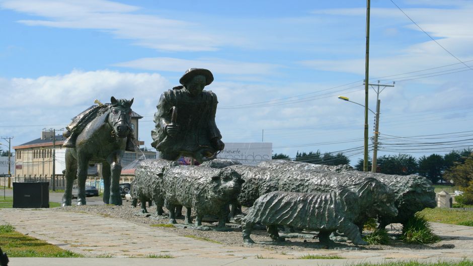 Punta Arenas City Tour: Legends, Pioneers, and the Mythical Strait of Magellan