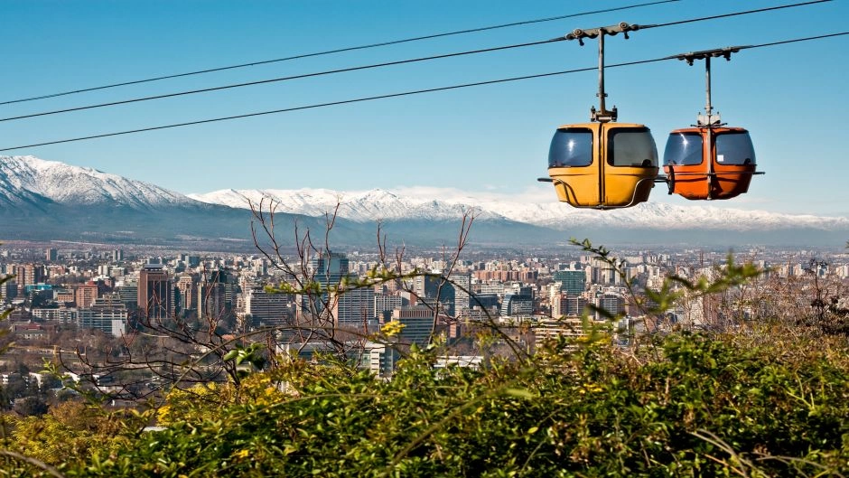City Tour Santiago a Pie: Experiencia Criolla y Vida Local 3