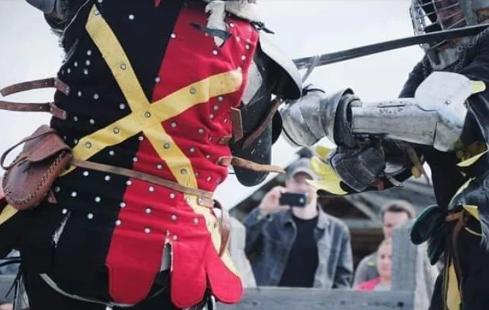 Школа фехтування та повноконтактних боїв Фрібург Бер