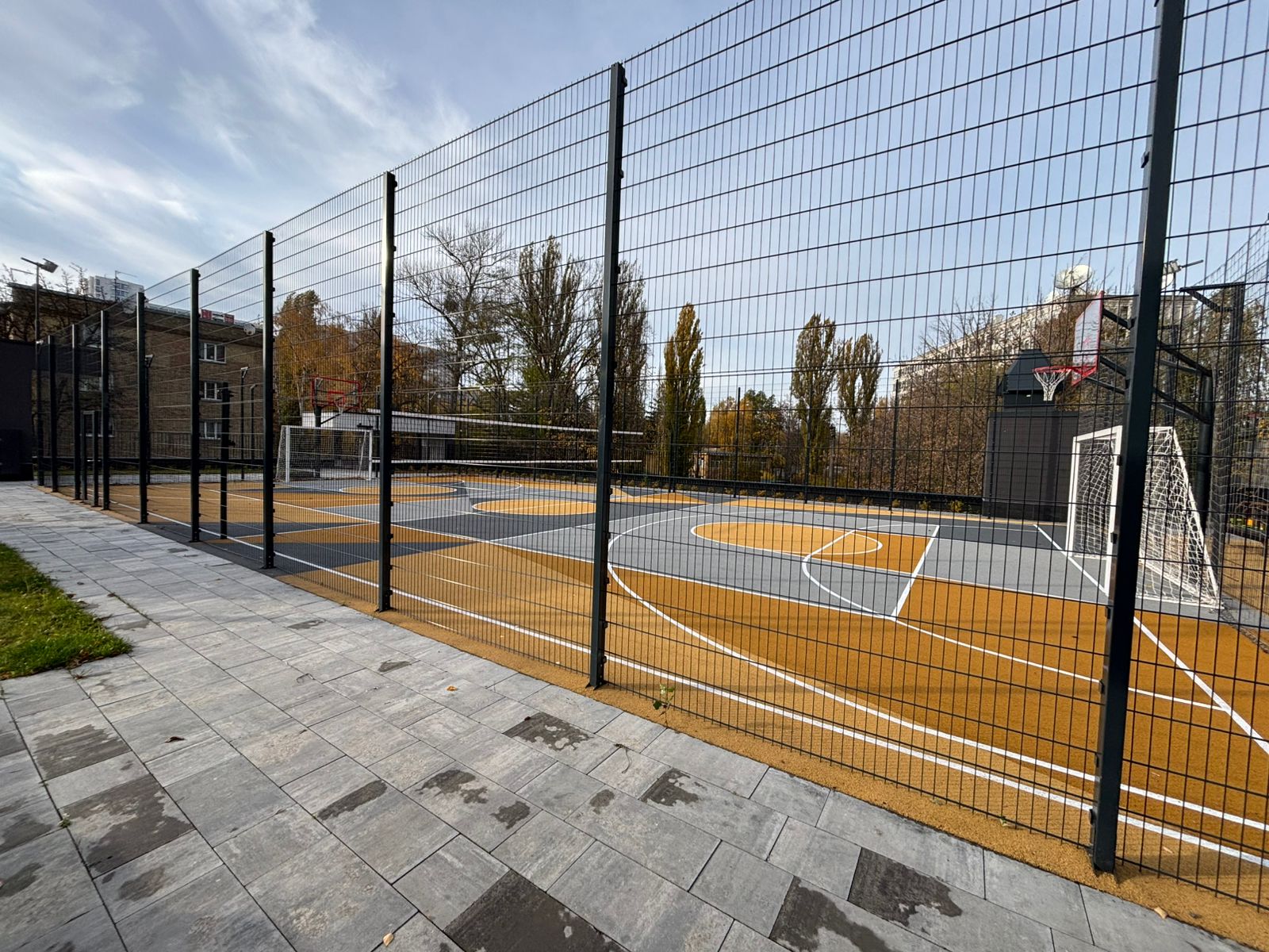 Спортивний майданчик