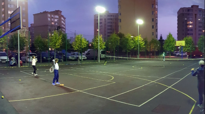 Спортивний майданчик для тенісу, тенісний корт