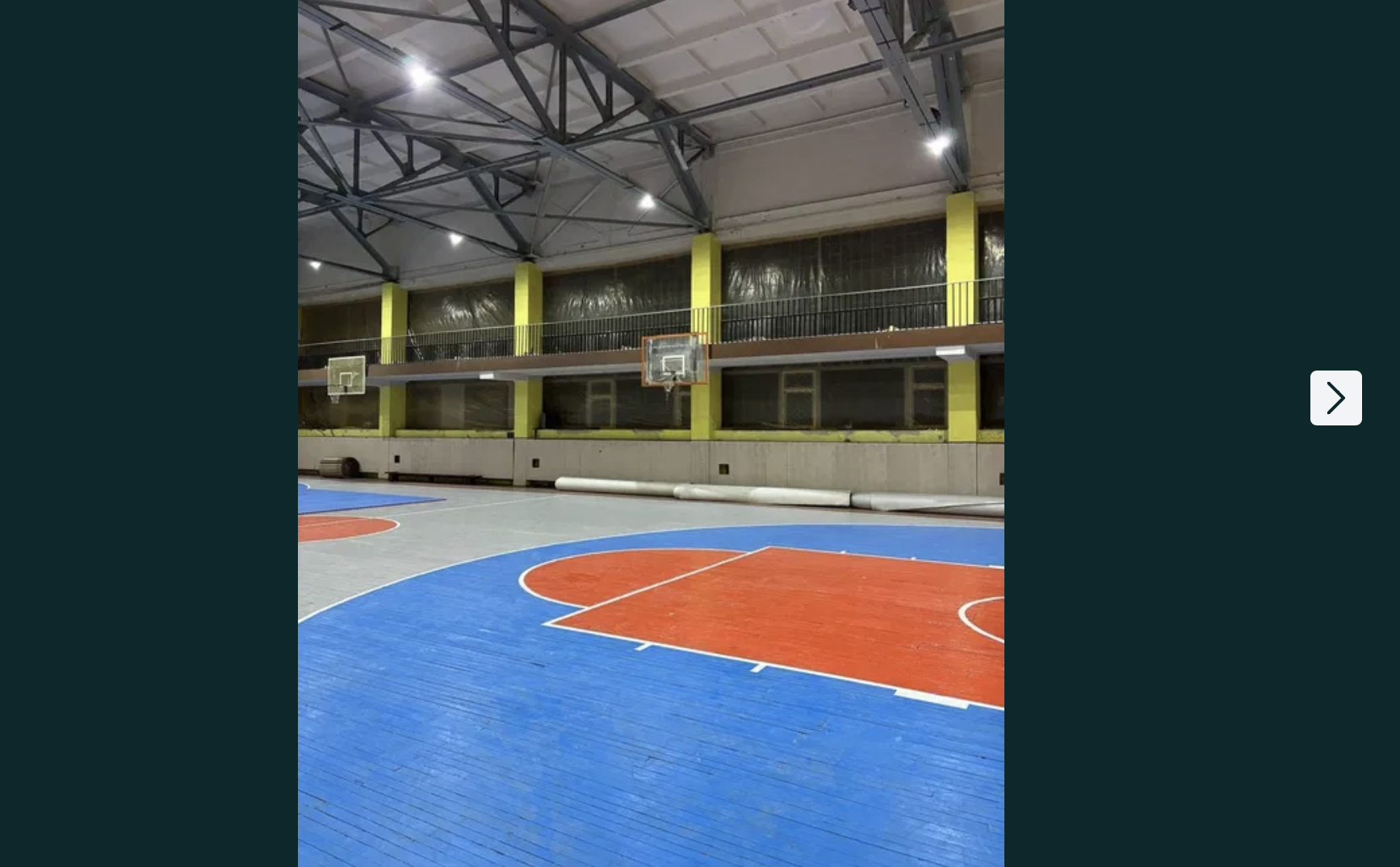 Великий спортзал в центрі