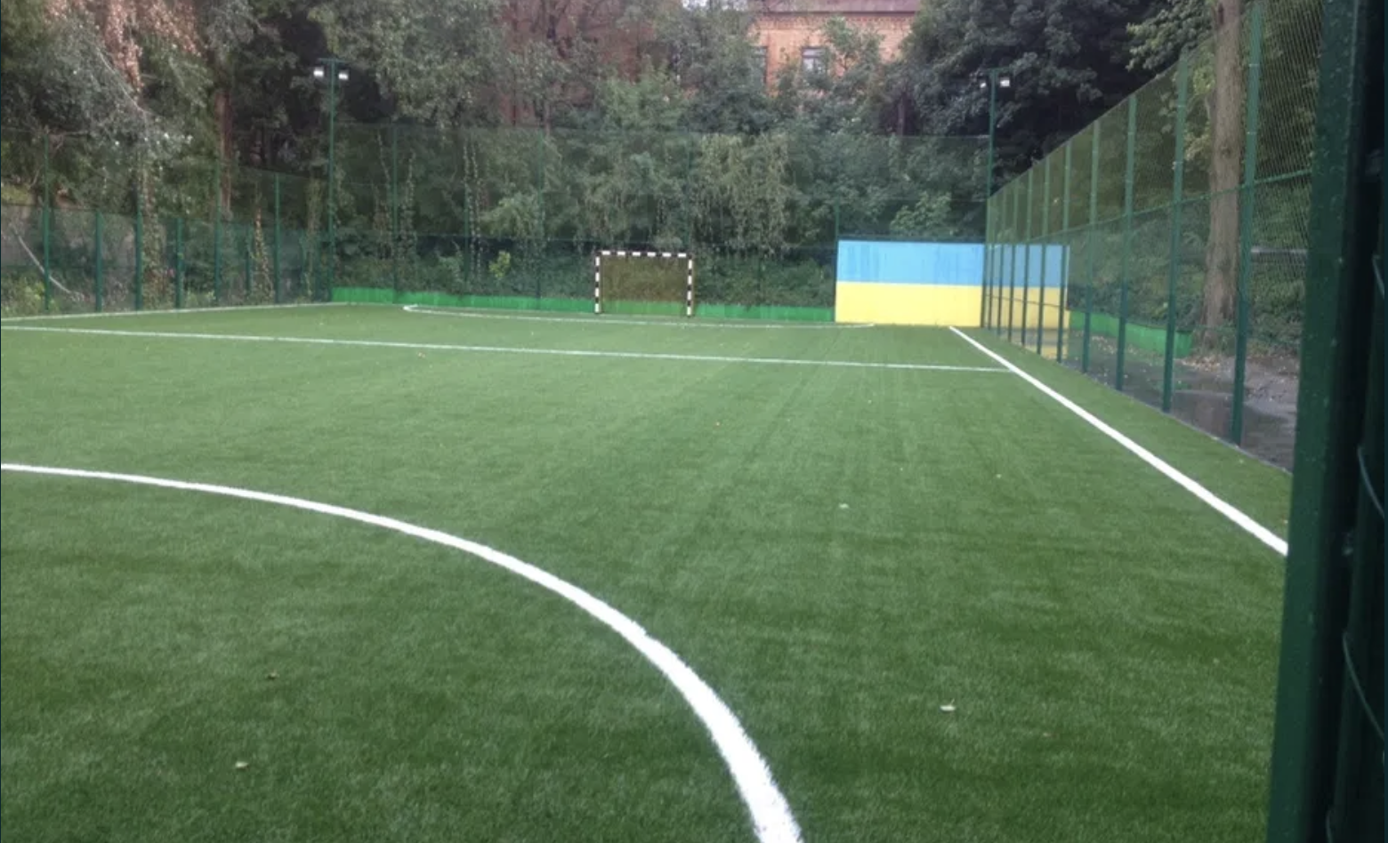 Футболтное поле