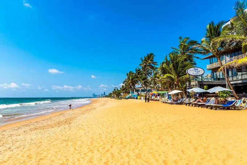 Beach of Mount Lavinia