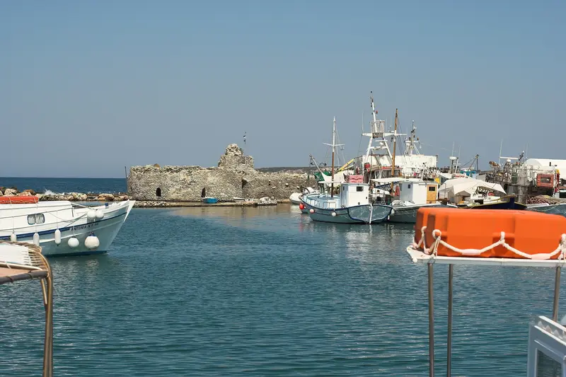 Alter Hafen und Kastelli