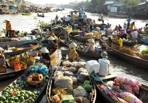 Schwimmmarkt Phong Điền