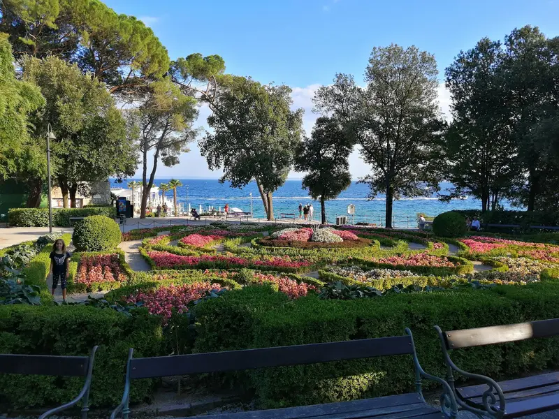 Villa Angiolina und Park