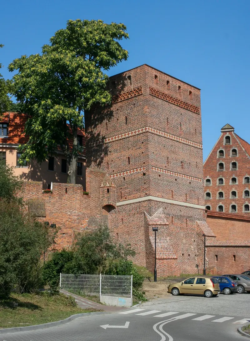 Leaning Tower (Krzywa Wieża)