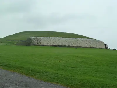 Brú na Bóinne (Newgrange)