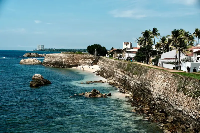 Wälle und Bastionen des Forts