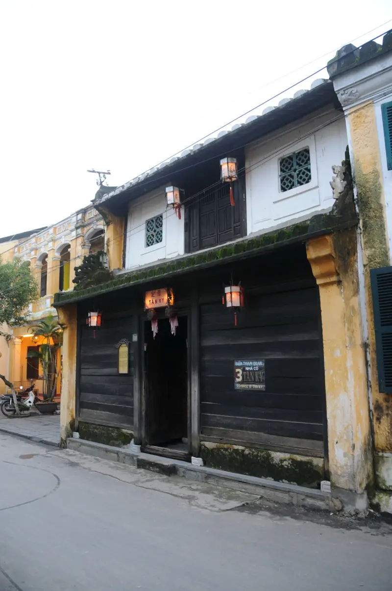 Altes Haus Tấn Ký