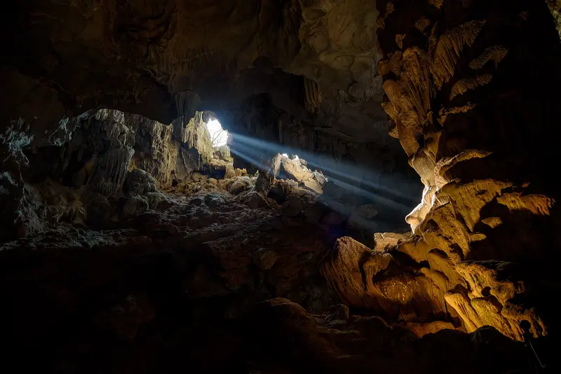 Đầu-Gỗ-Höhle