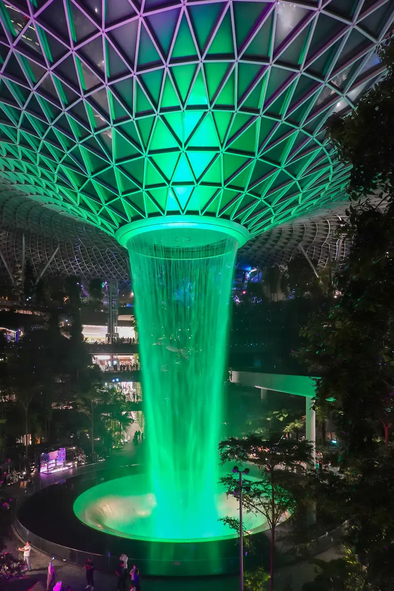 Jewel Changi Airport mit Rain Vortex