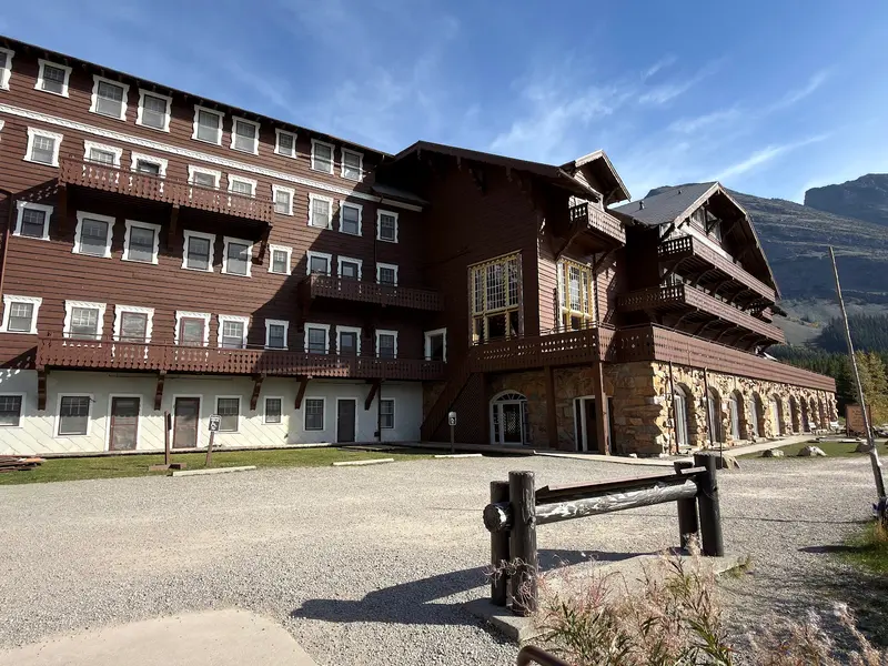 Many Glacier Hotel